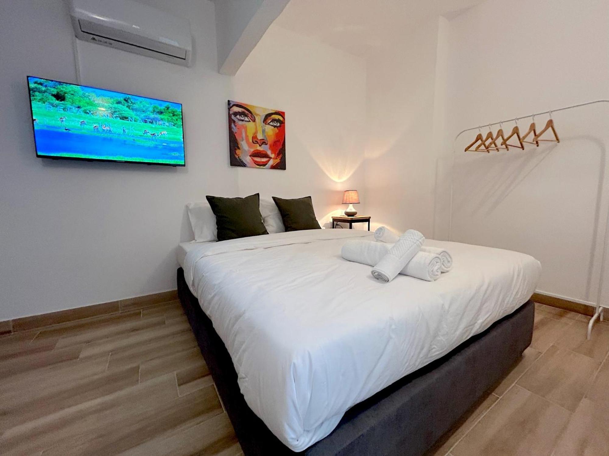 Queen Regina Suites By Platform 357 Nicosia Esterno foto