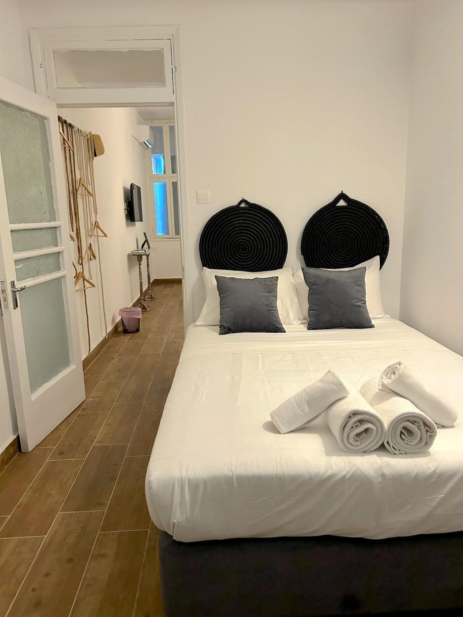 Queen Regina Suites By Platform 357 Nicosia Esterno foto
