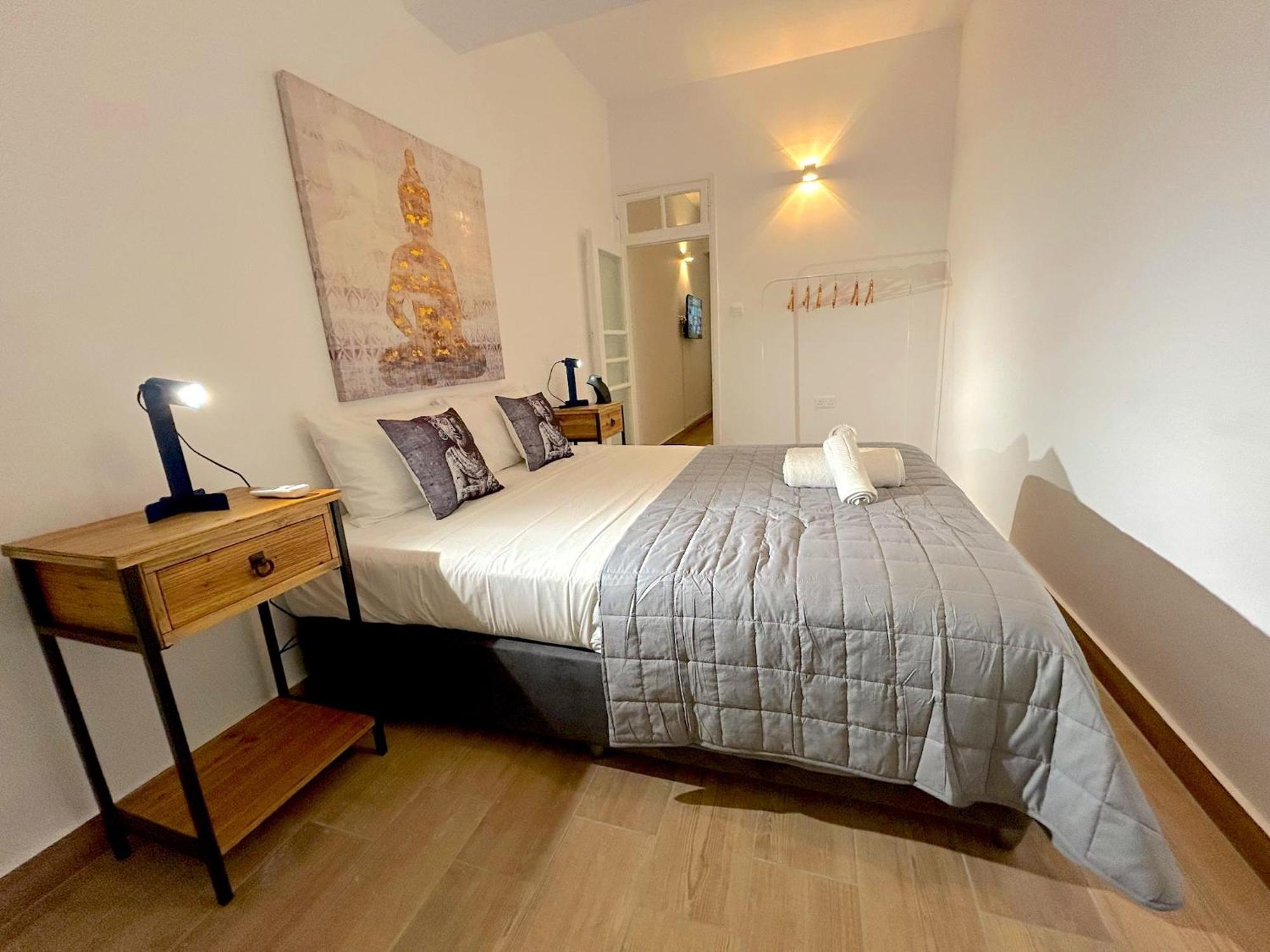 Queen Regina Suites By Platform 357 Nicosia Esterno foto