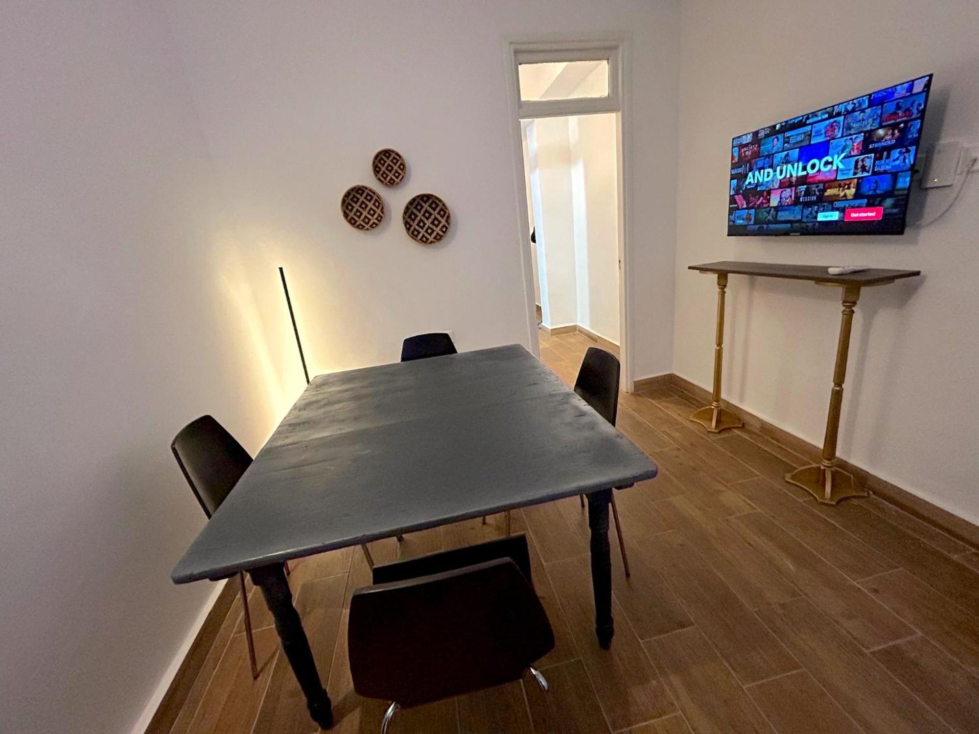 Queen Regina Suites By Platform 357 Nicosia Esterno foto