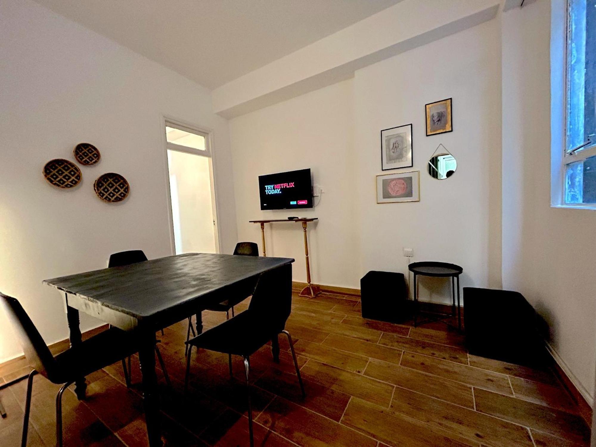 Queen Regina Suites By Platform 357 Nicosia Esterno foto