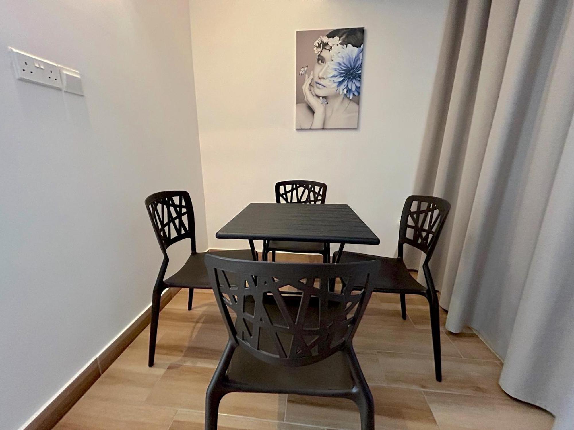 Queen Regina Suites By Platform 357 Nicosia Esterno foto