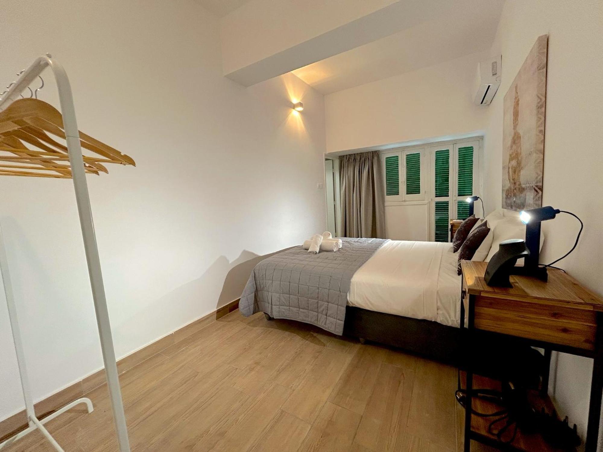 Queen Regina Suites By Platform 357 Nicosia Esterno foto