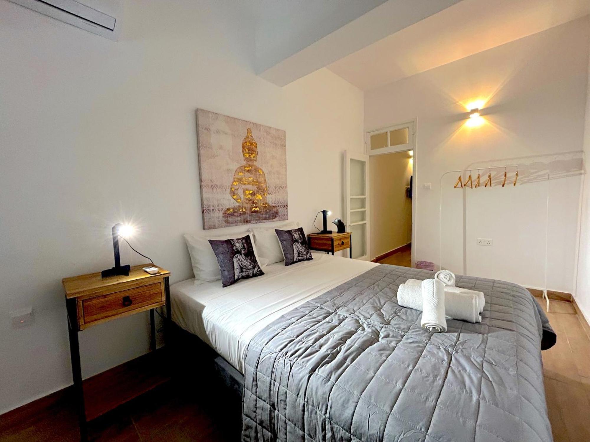 Queen Regina Suites By Platform 357 Nicosia Esterno foto