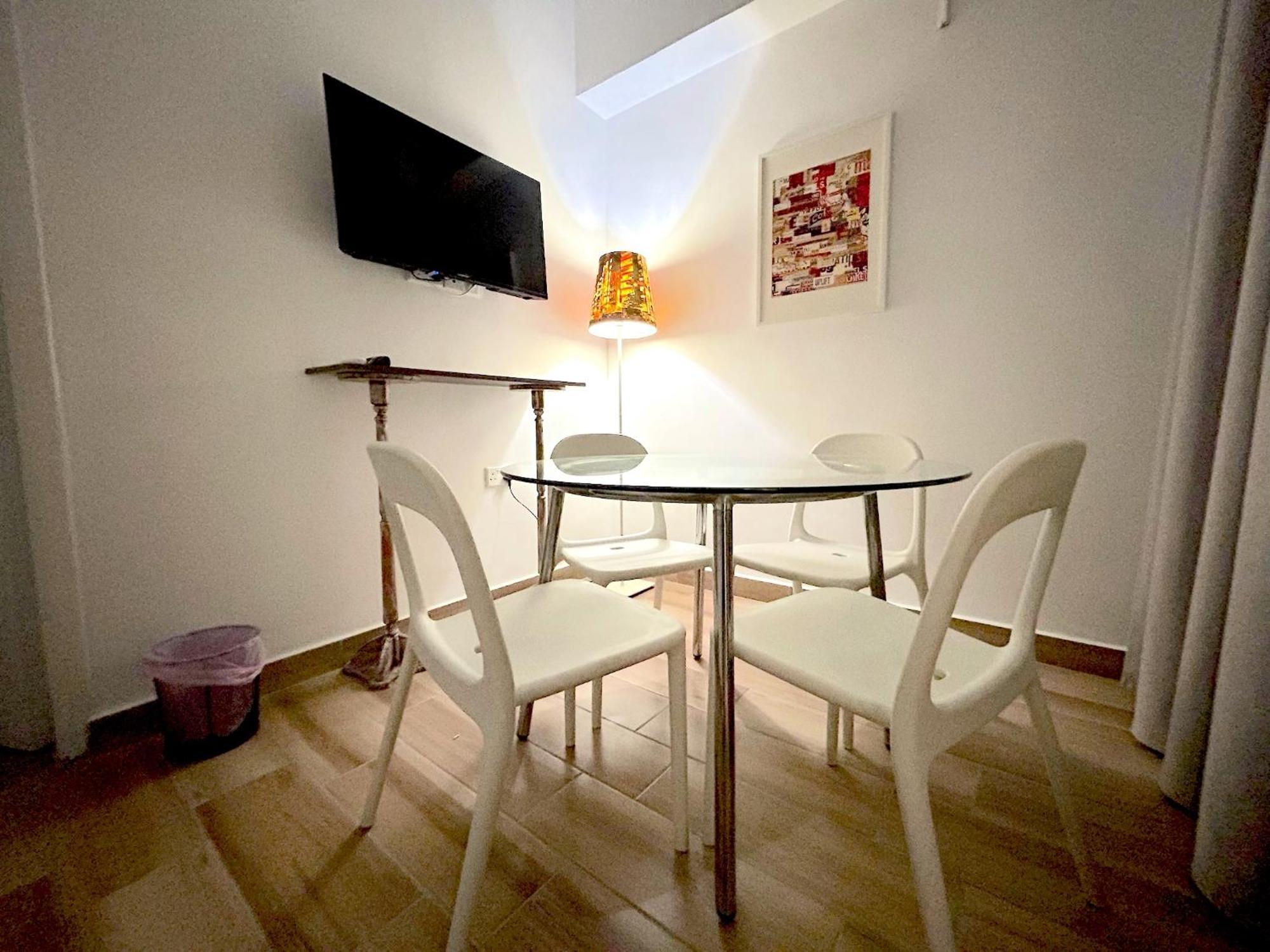 Queen Regina Suites By Platform 357 Nicosia Esterno foto