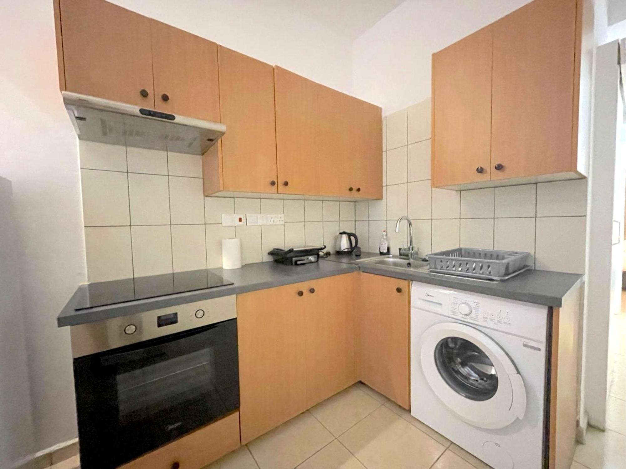 Queen Regina Suites By Platform 357 Nicosia Esterno foto