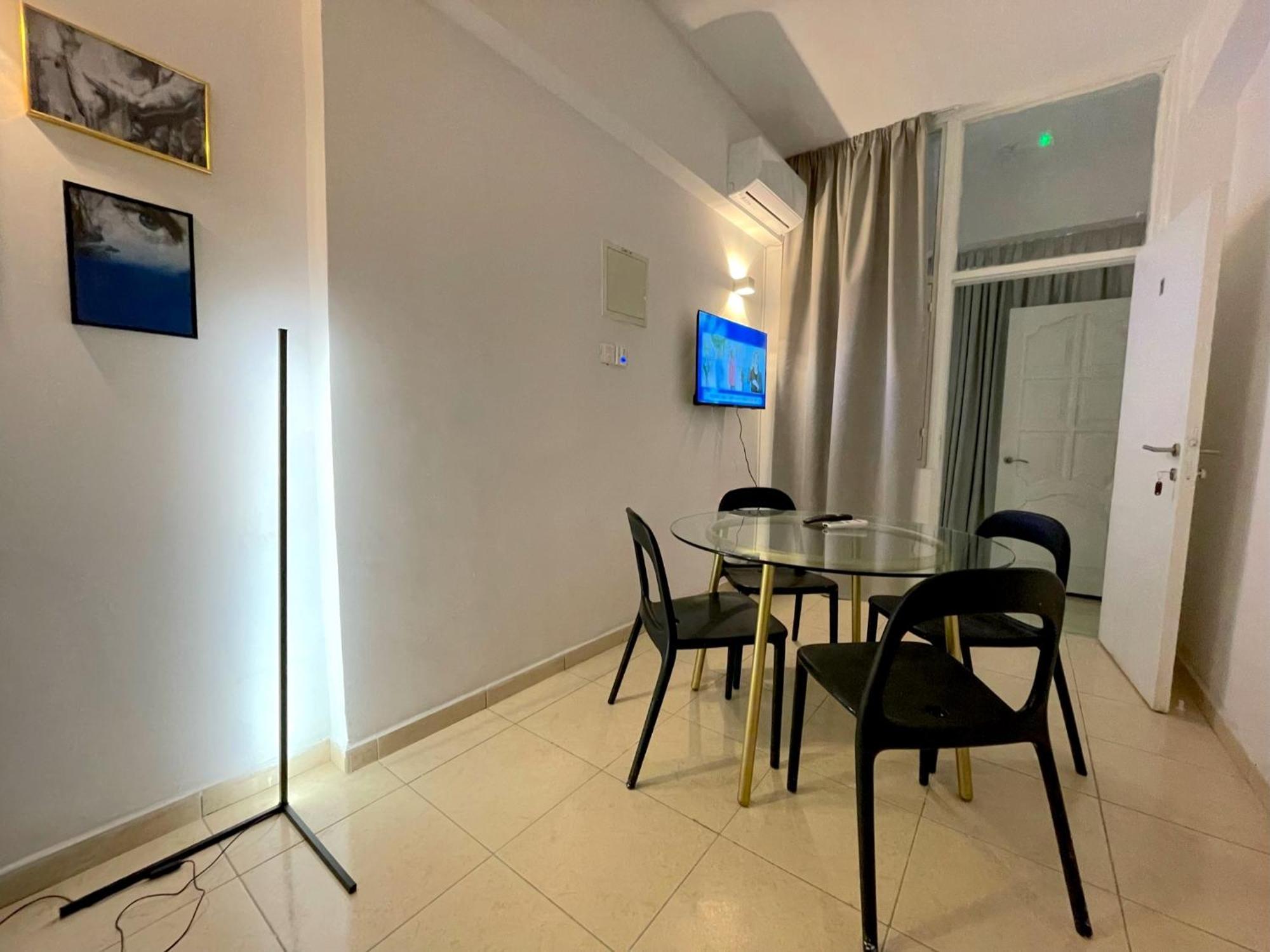 Queen Regina Suites By Platform 357 Nicosia Esterno foto